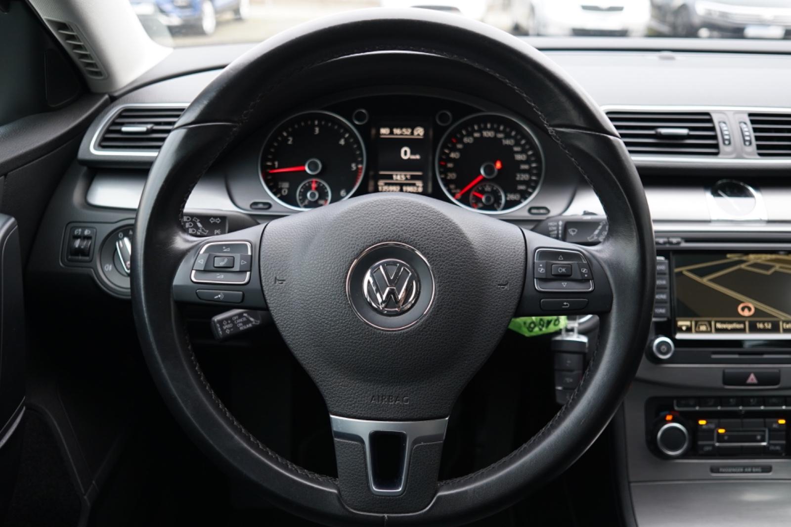 Volkswagen Passat 2011 — photo 9