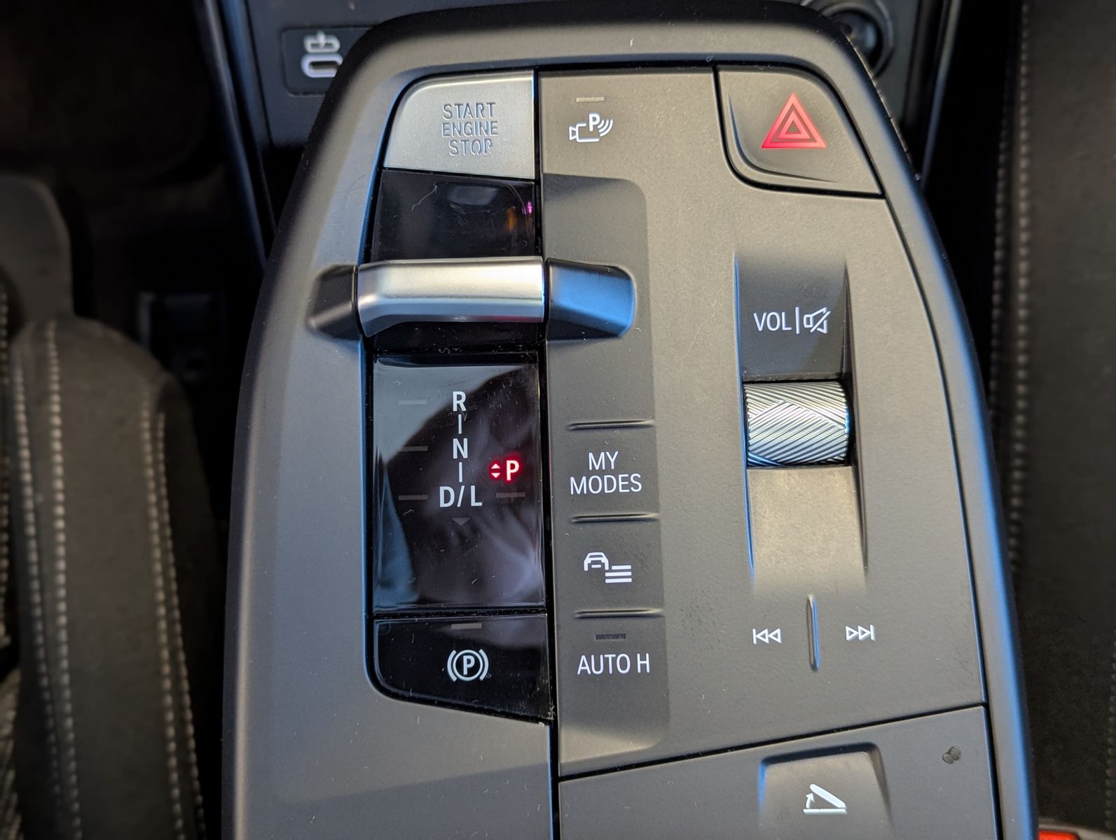 BMW X1 18 i Travel-Paket Pano Kamera AHK - Image 23