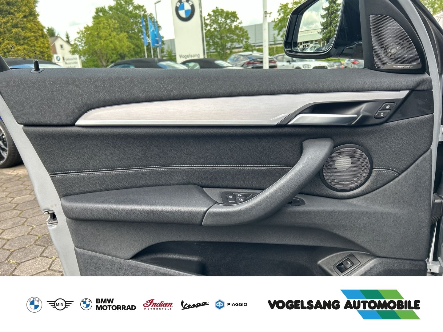 Fahrzeugabbildung BMW X1 20i xDrive,SportLine,AHK,Rückfahrk.,H&KSound,