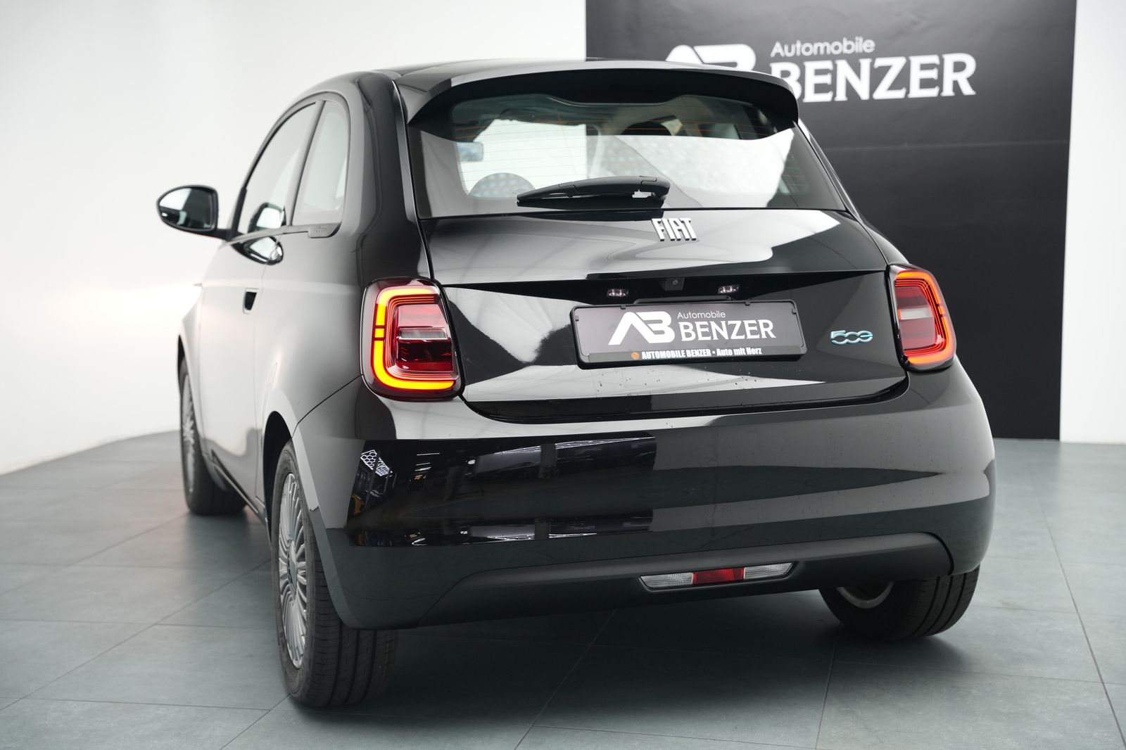 Fahrzeugabbildung Fiat 500 e Icon 42 Kwh *Kamera*Klima*Navigation*TOP