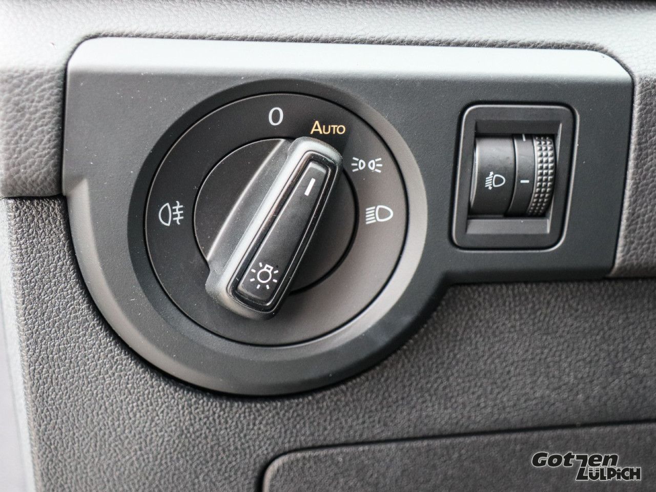 Fahrzeugabbildung Volkswagen T-Cross 1.0 TSI Life Navi ACC DSG IQ.DRIVE AHK