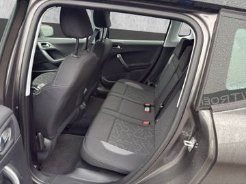 Peugeot 2008 PureTech 82 Active SHZ+PDC+AHK