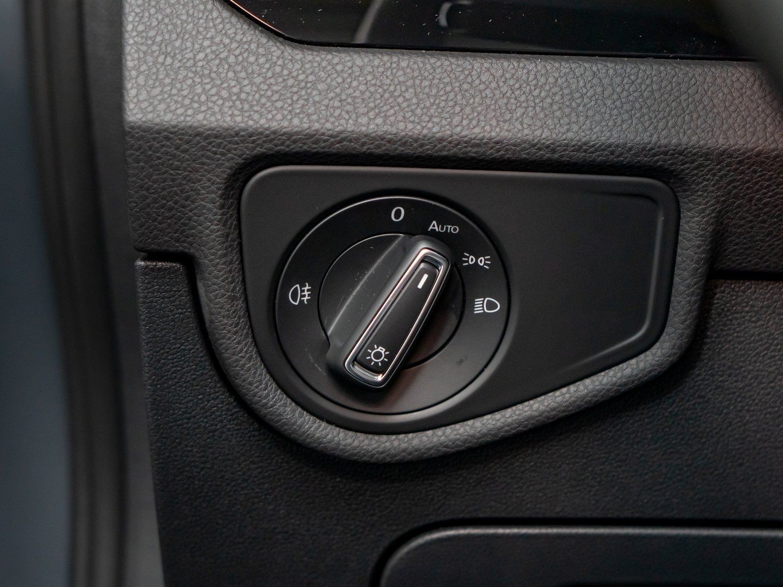 Fahrzeugabbildung Volkswagen Touran Highline R-Line TSI DSG *AHK*Standhzg*7-S