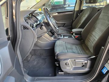 Volkswagen Touran - 12