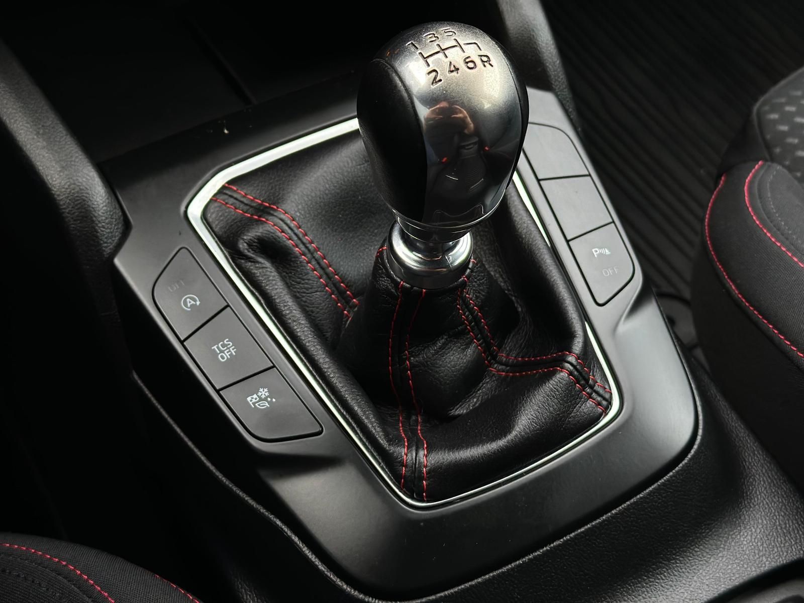 FORD Focus 1.0 EB ST LINE BLACK * SHZ#LF#FH#NAVI#TEMP - Image 14