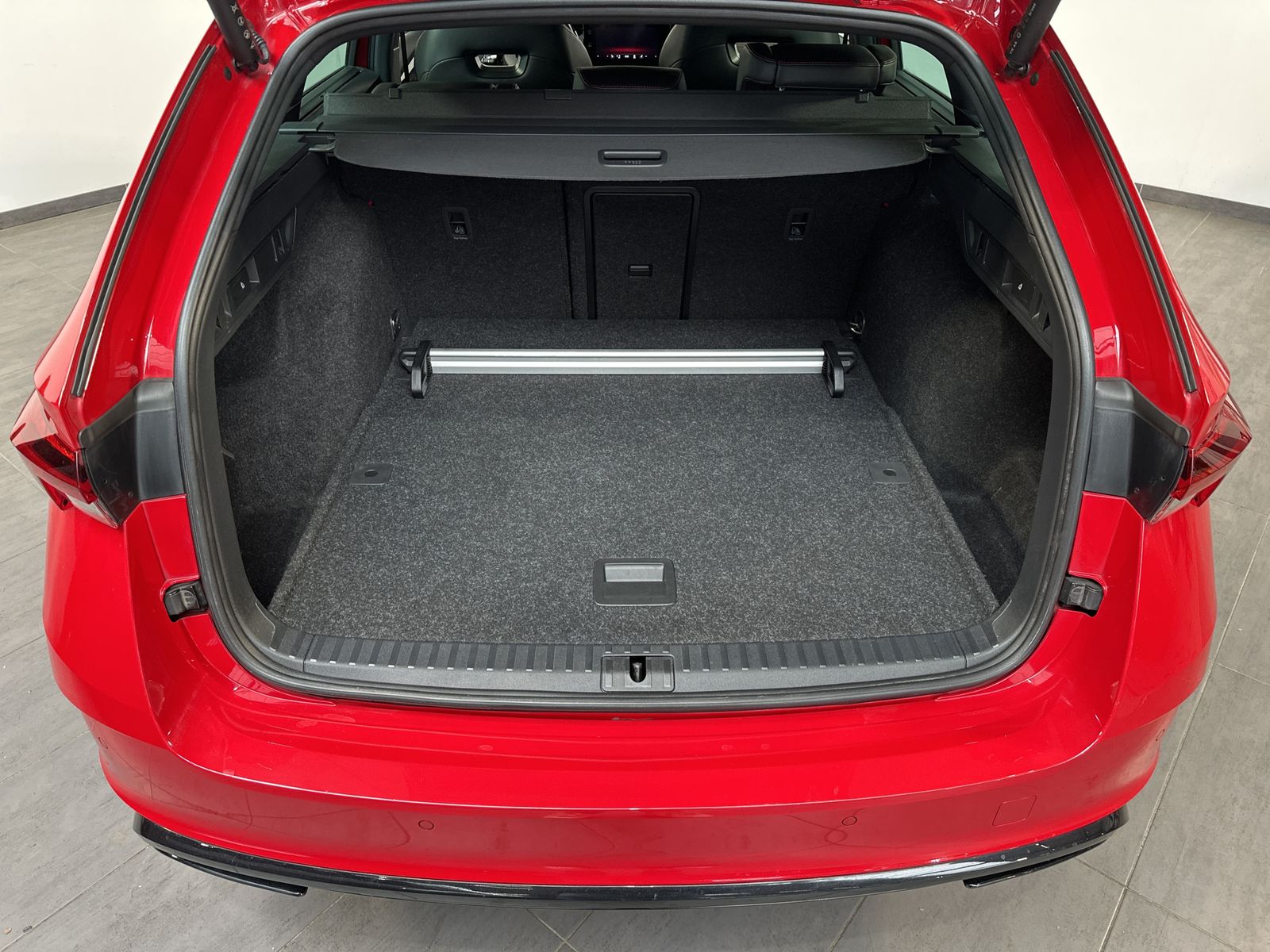 Fahrzeugabbildung SKODA Octavia 2.0 TDI DSG RS NAV+LED+KAM+VCOCK+HUD+DCC