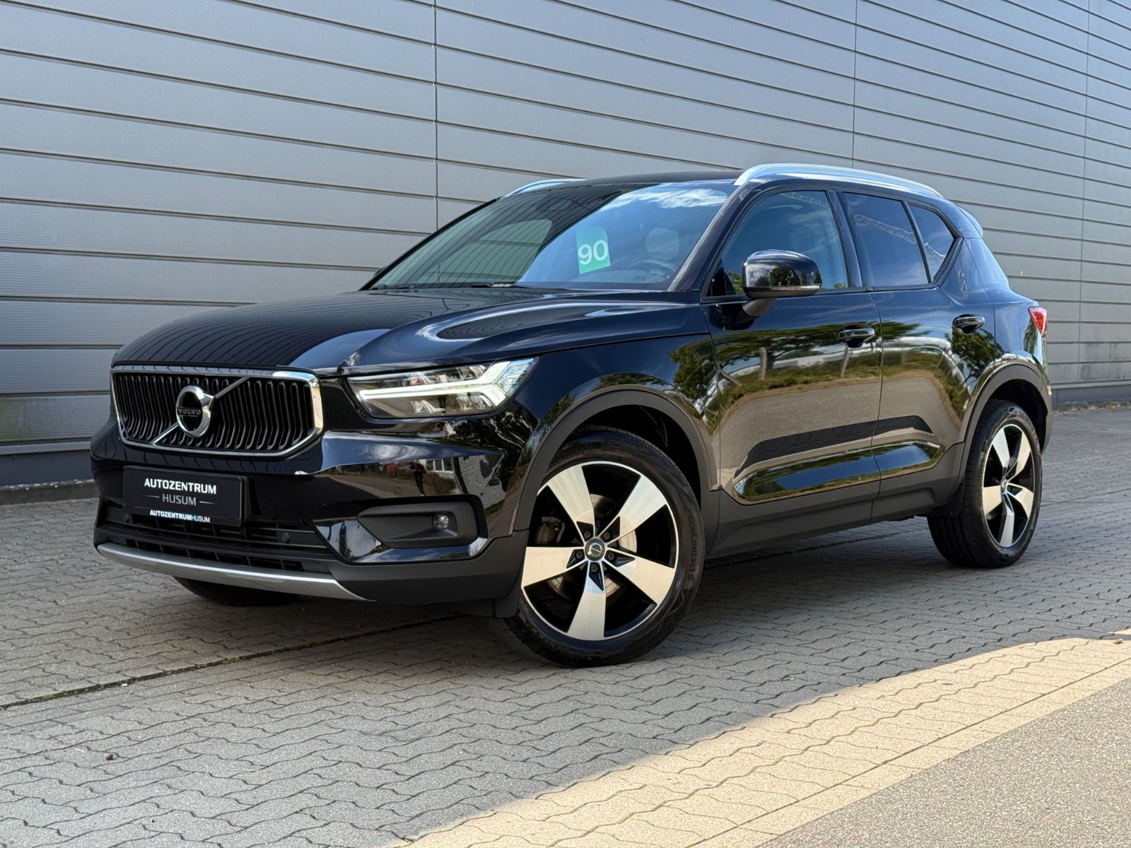 Volvo XC40 Momentum Pro AWD HU AU KAMERA LED foto 1