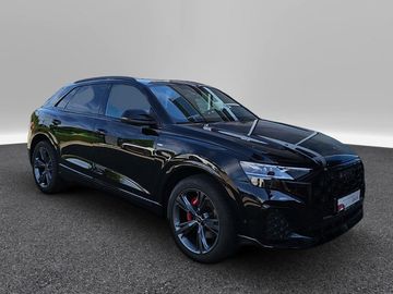 Audi Q8 - 2