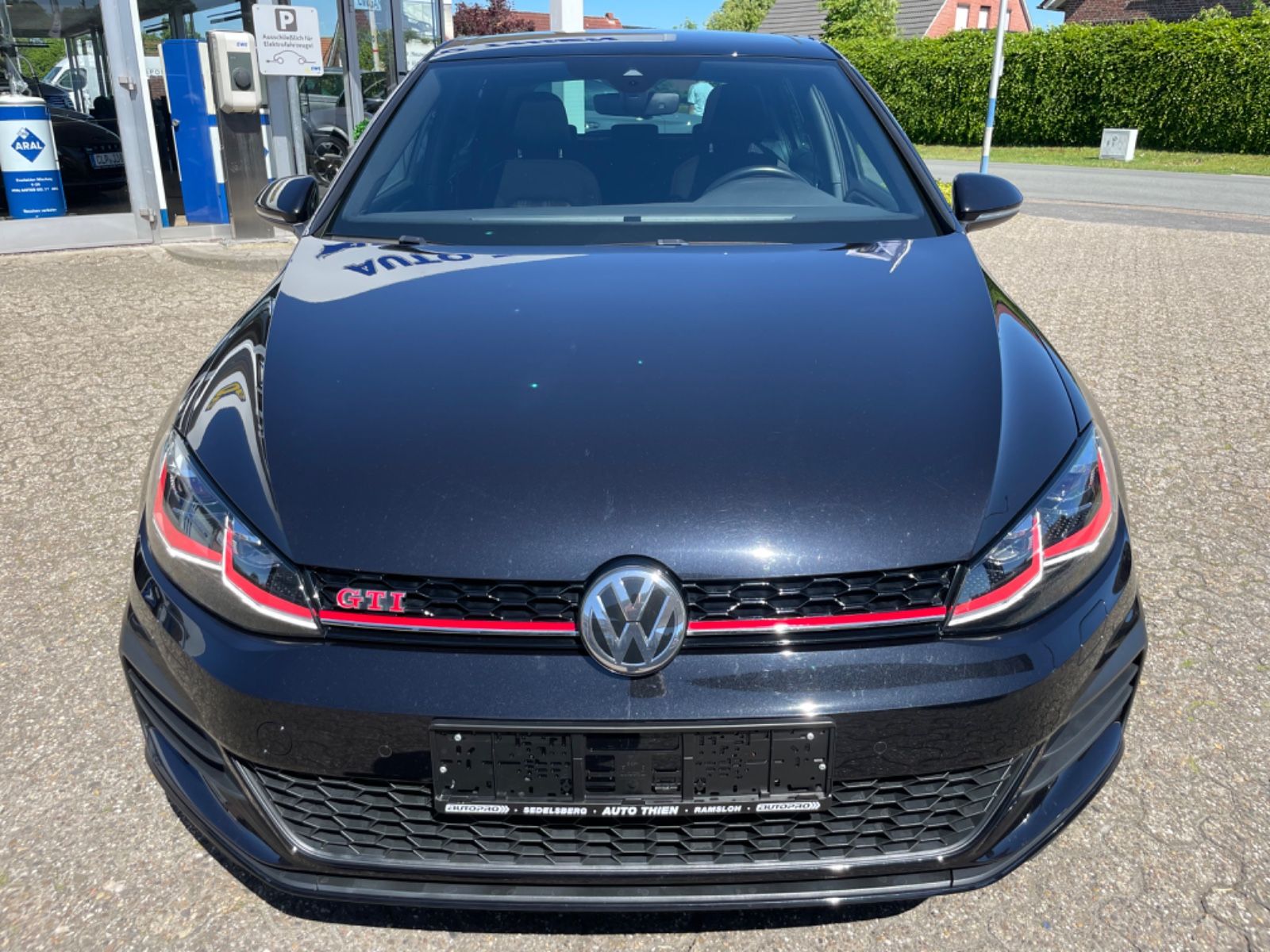 Fahrzeugabbildung Volkswagen Golf VII GTI Performance DSG Pano/LED/DLA/Navi