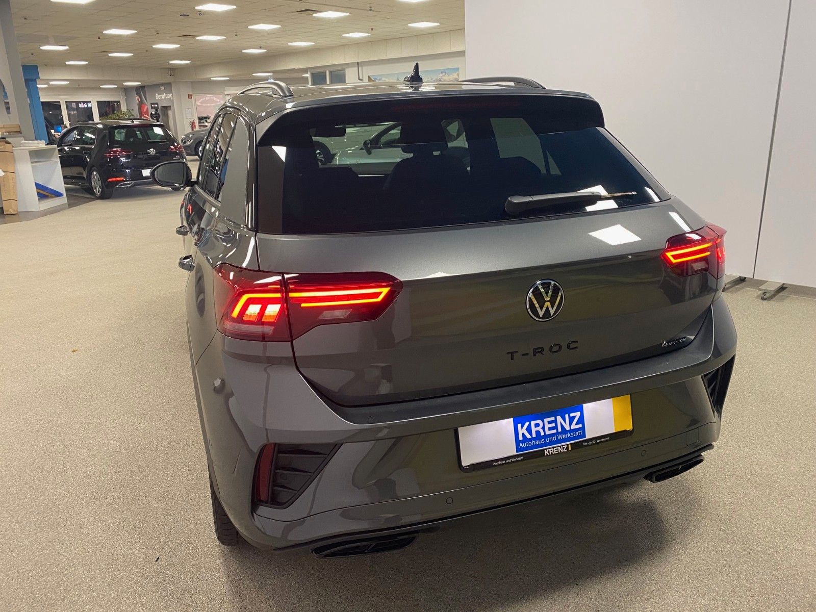 Fahrzeugabbildung Volkswagen T-Roc 2.0 TSI DSG 4MOTION R-Line+AHK+Black Style