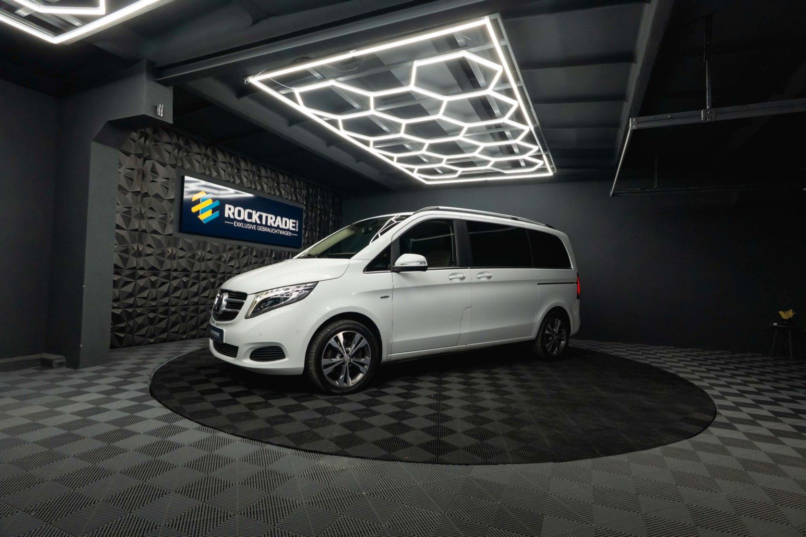 Fahrzeugabbildung Mercedes-Benz V 250 CDI AVANTGARDE EDITION 4MATIC | LED | 19%