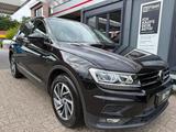 Volkswagen Tiguan Sound Navi AHK Sitzh LED Kamera App Telef - Volkswagen Tiguan SOUND mit Benzin-Antrieb