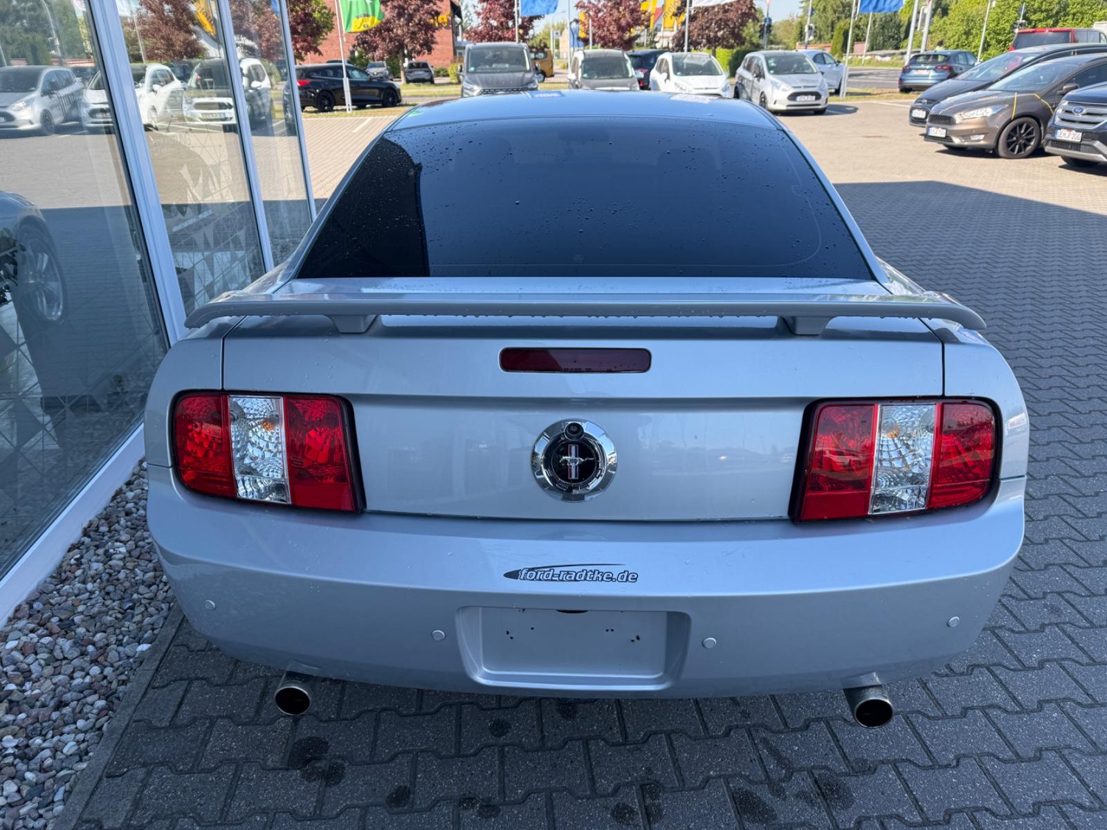 Ford Mustang Coupé 4.0 V6 290ch - Climatisation - Carnet entretien - Vitres teintés - Pneus été