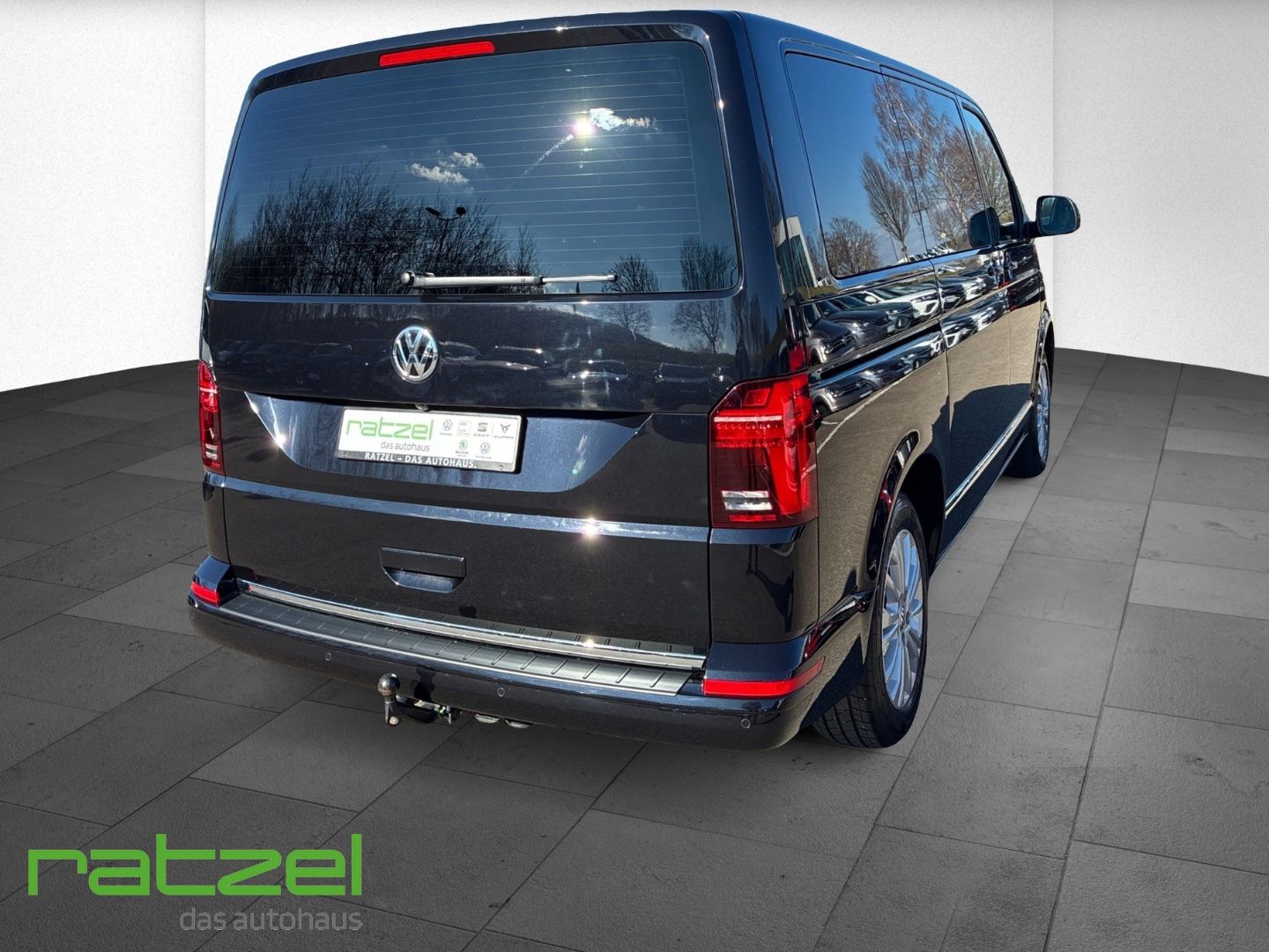 Fahrzeugabbildung Volkswagen T6.1 Multivan Generation Six TDI Navi AHK Leder