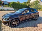 Mercedes-Benz GLA 220 d 4MATIC DCT - - Mercedes-Benz mit Diesel-Antrieb: Beige, Geländewagen
