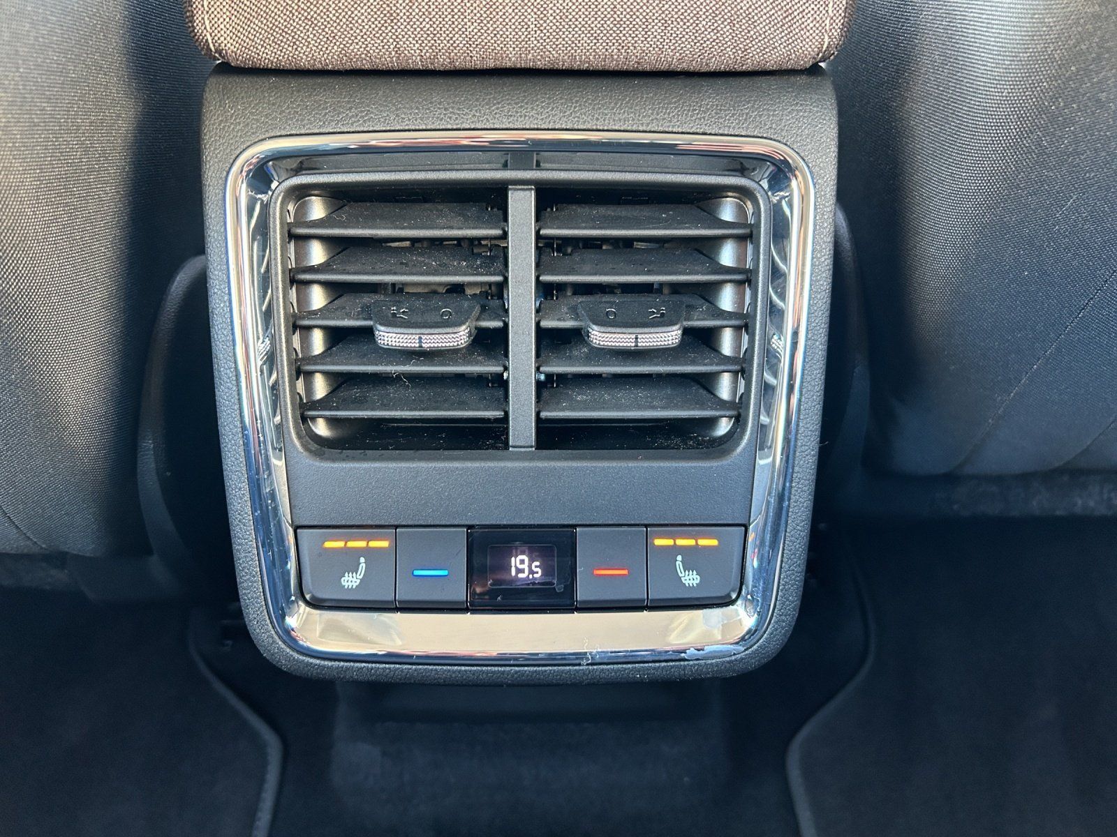 Fahrzeugabbildung SKODA Enyaq iV 60 Lodge/ACC/SHZ/LED/SIDE+LANE/