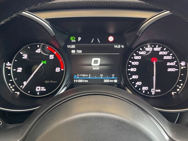 Alfa Romeo Giulia 2,2 JTDM Executive *BI-XENON*ACC*AHK*LED*