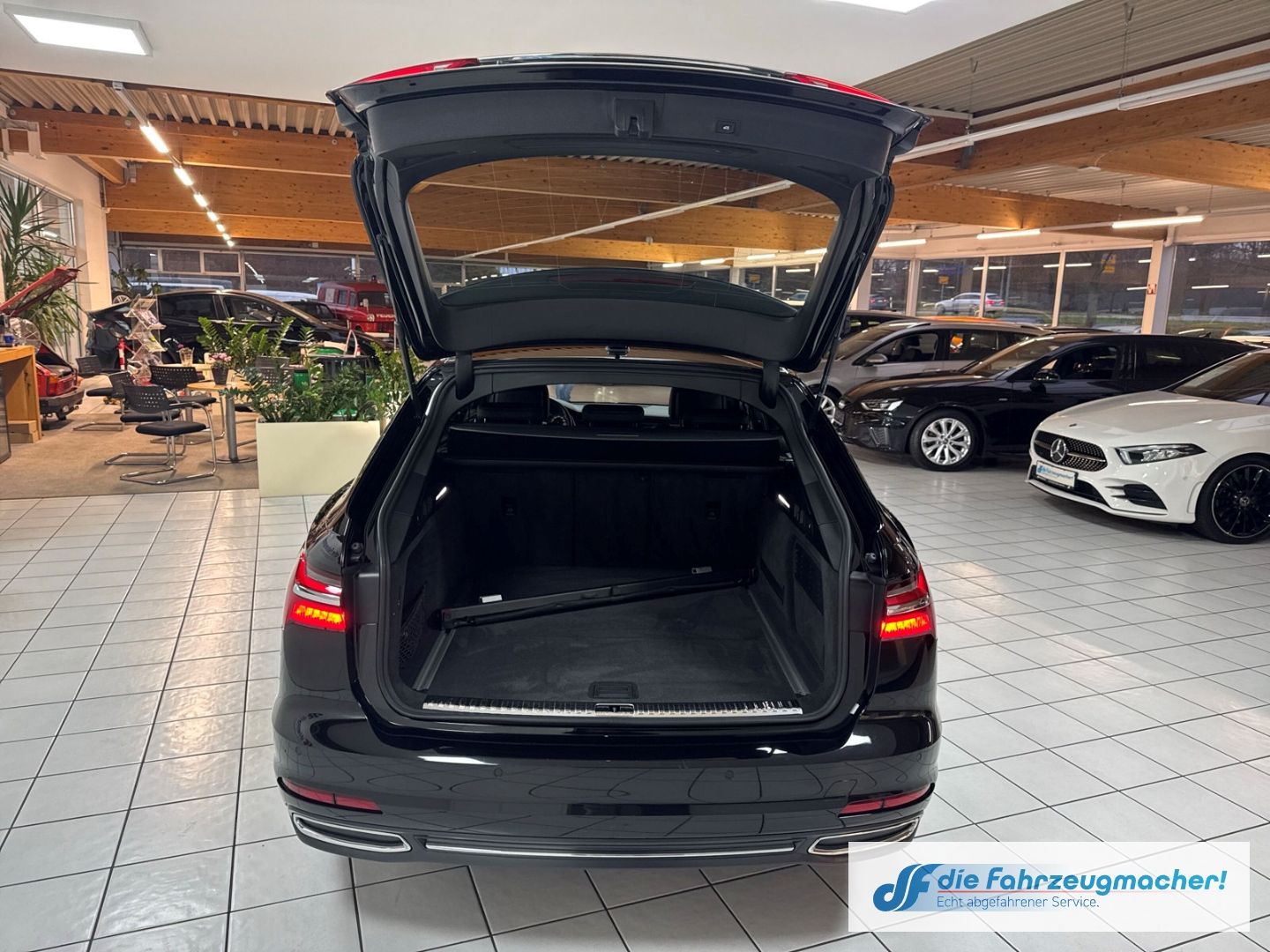 Fahrzeugabbildung Audi A6 Avant 40 TDI sport S-line Sportpaket AHK-klap