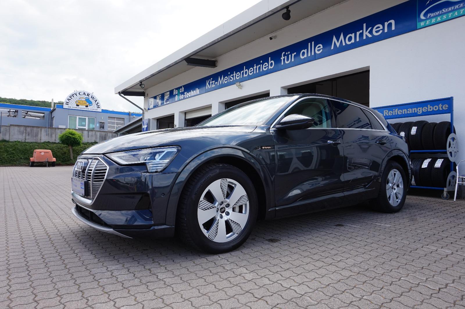 Audi e-tron 55 quattro advanced, AHK