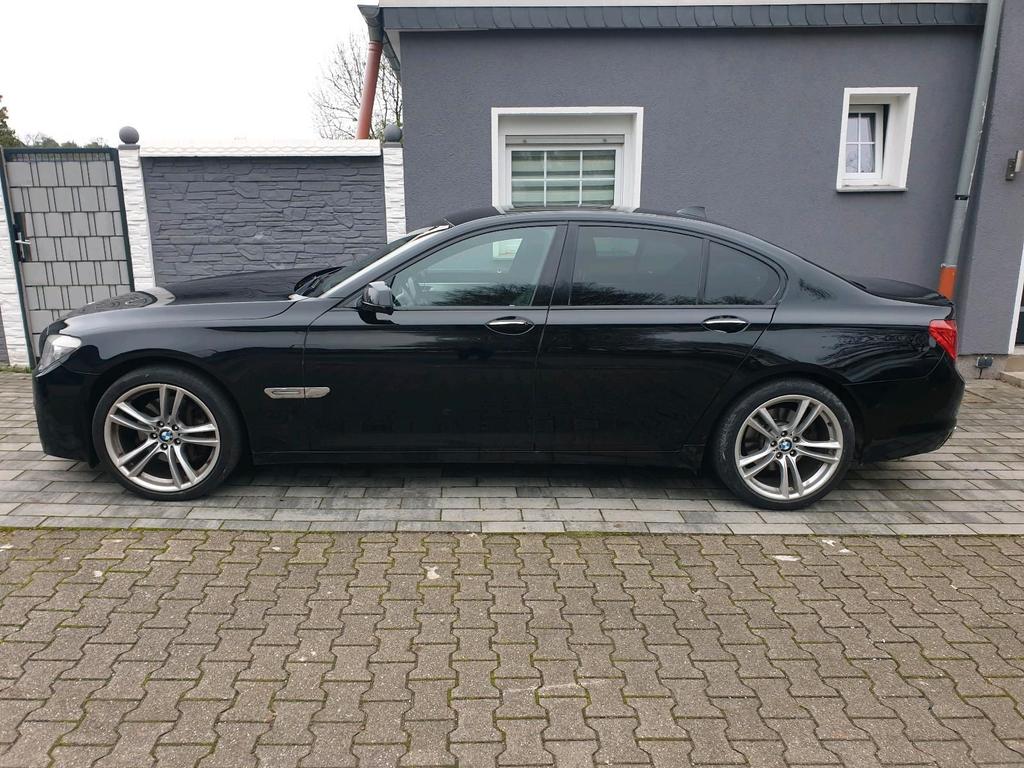 BMW 730