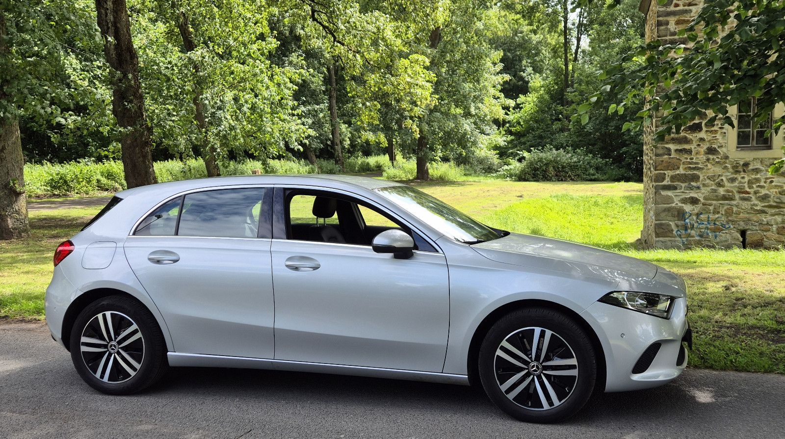 MERCEDES-BENZ A 250e Progr. Adv./Kamera/Winter/+MBUX/Navi/SHZ
