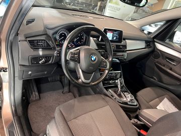 BMW 218d Advantage DAB LED Pano.Dach Navi Klimaaut.