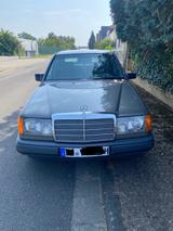 Mercedes-Benz 260E - Mercedes-Benz 260 aus 1987: 260e