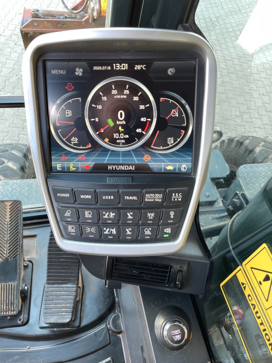 Fahrzeugabbildung Hyundai HW 180 / 3.054h / hydr. Grabenräumer / Klima