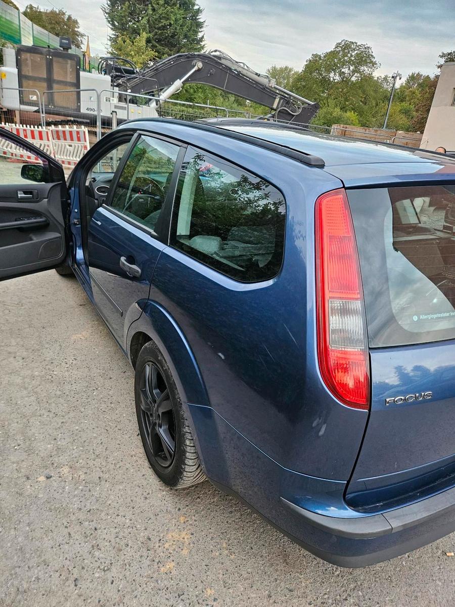Ford Focus 2006 — салон