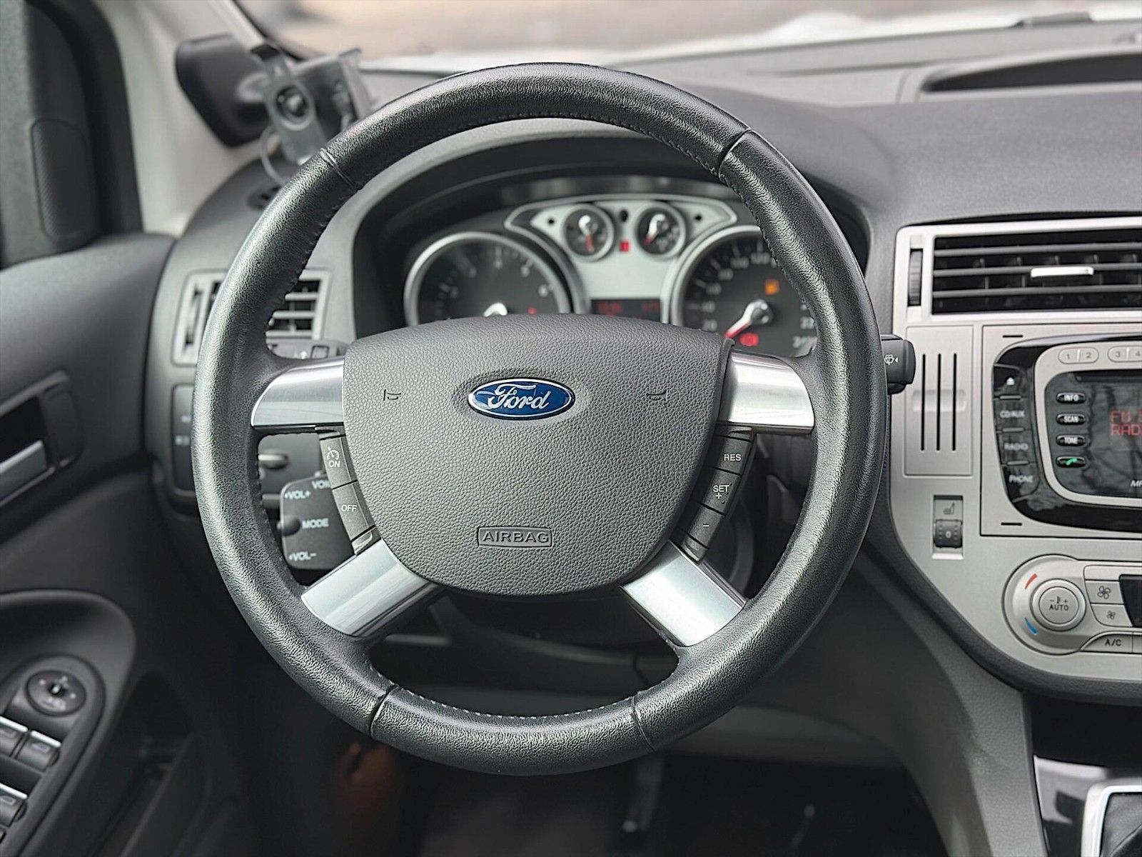 Fahrzeugabbildung Ford Kuga Titanium 2.5 Sport *Panorama*Bi-Xenon*LED*