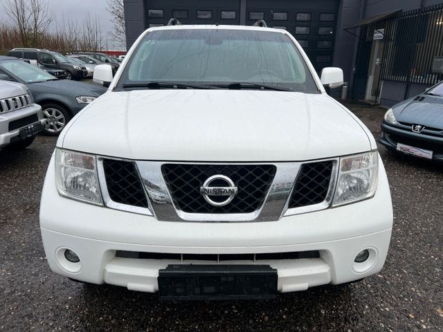 Nissan Pathfinder 2.5 dCi LE 7-Sitzer/4x4