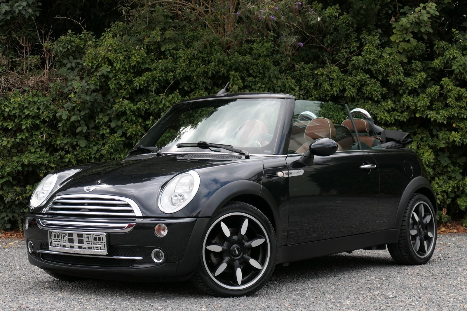 MINI Cooper S Cabrio Sidewalk* LEDER * PDC * TÜV *