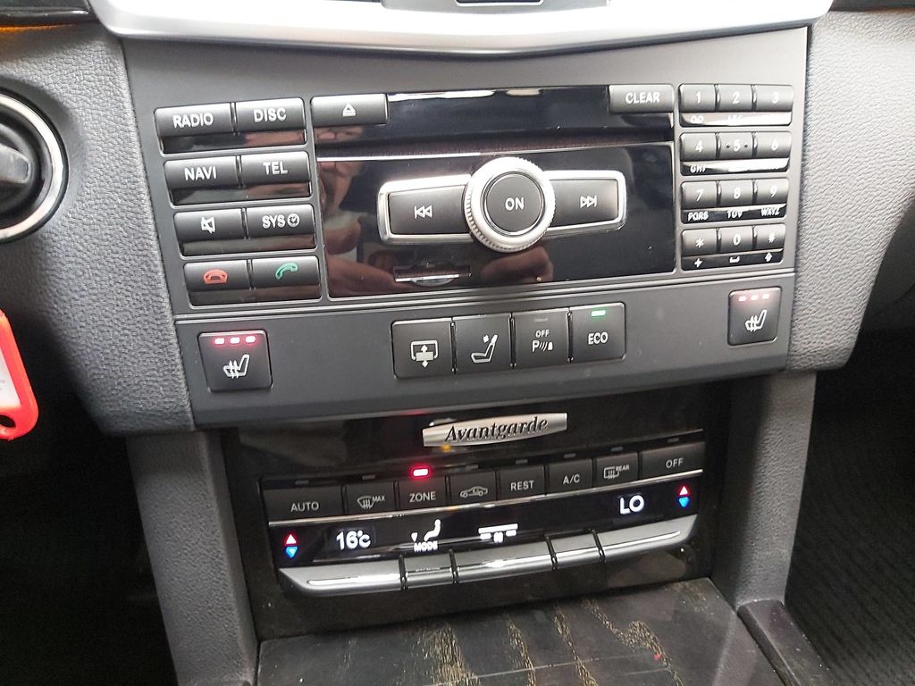 Mercedes-Benz E 300 CDI AVANTGARD LEDER TOTW KAMERA COMAND AHK