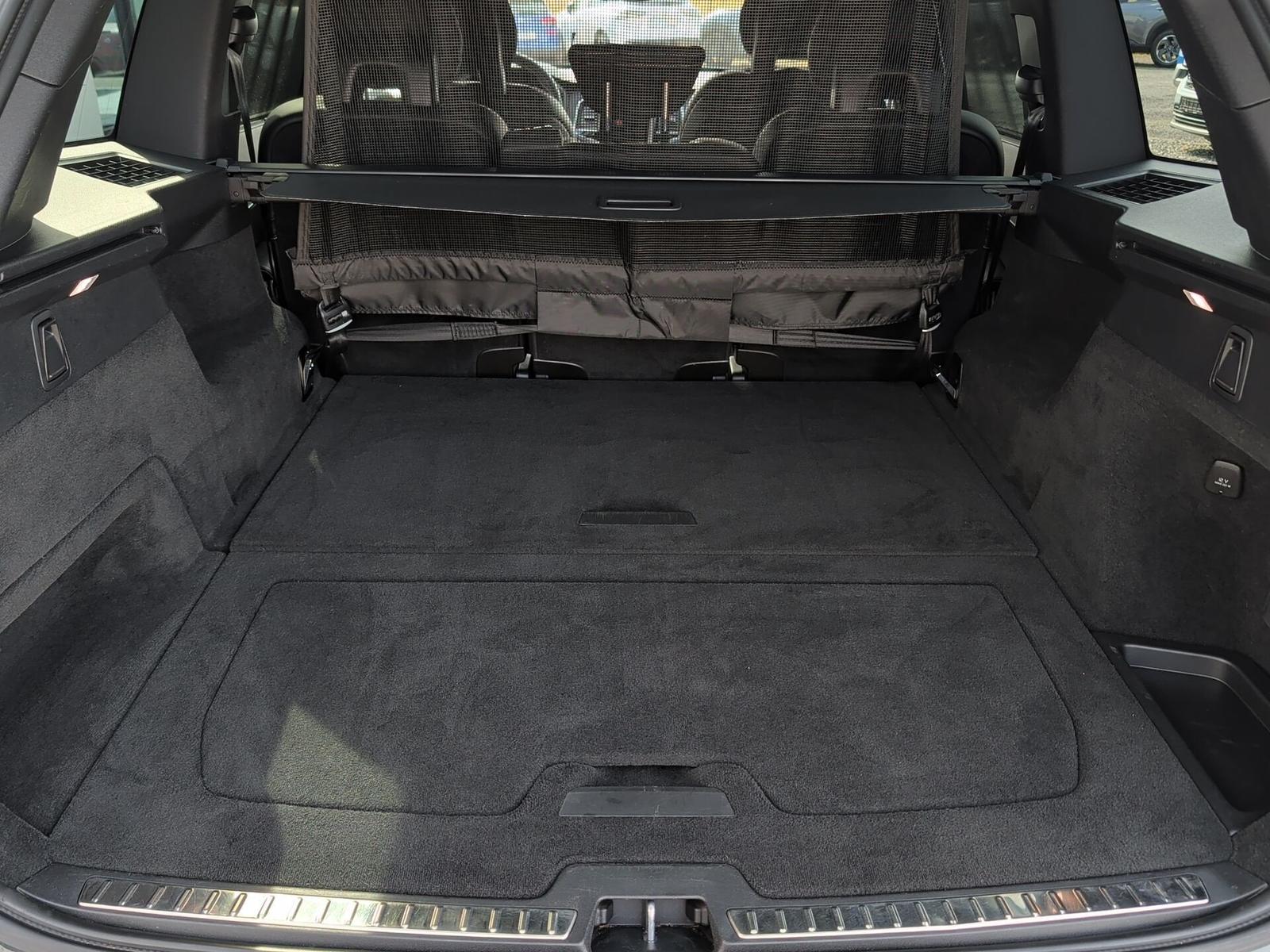 Volvo XC90 B5 AWD R Design AHK+ACC+Kamera+22Zoll
