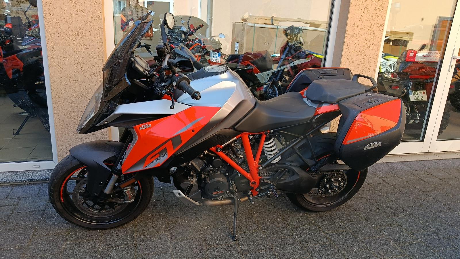 KTM 1290 SuperDuke GT  Koffer Akrapovic Heizgriffe