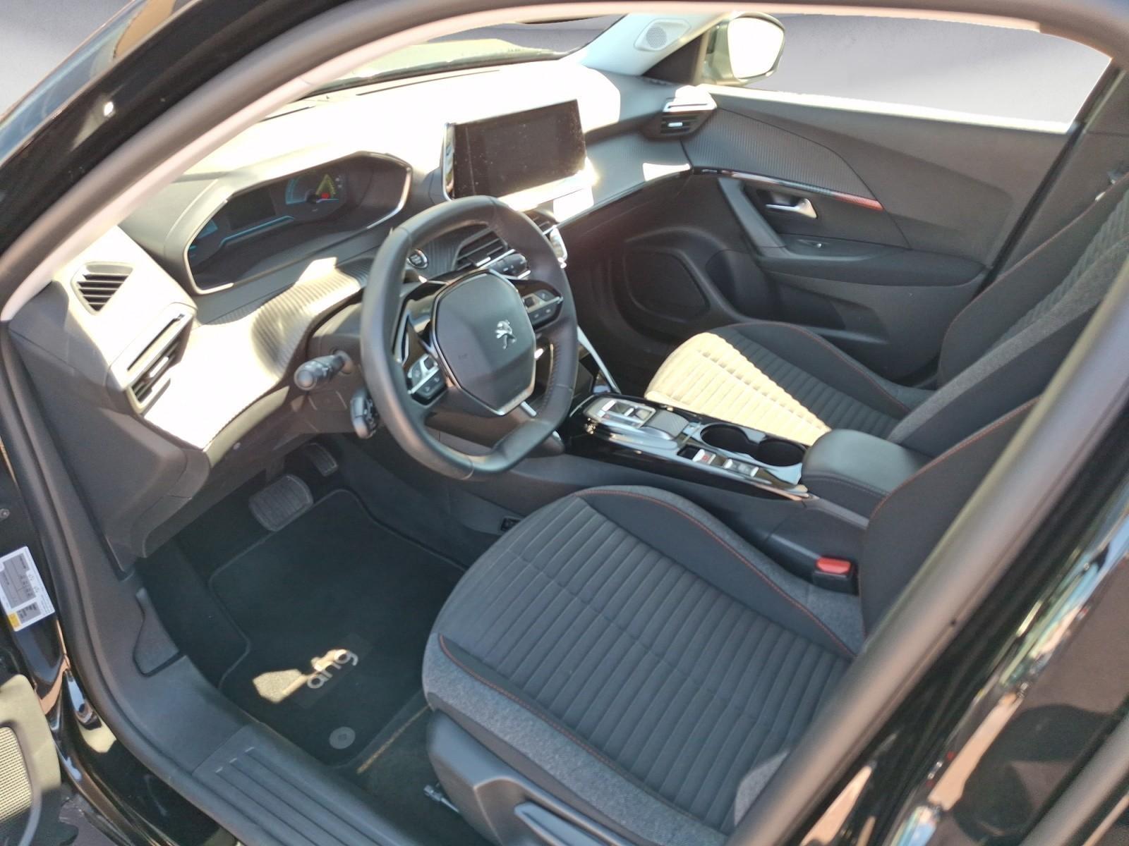 Peugeot e-2008 136 Active Pack Bluetooth PDC Klima