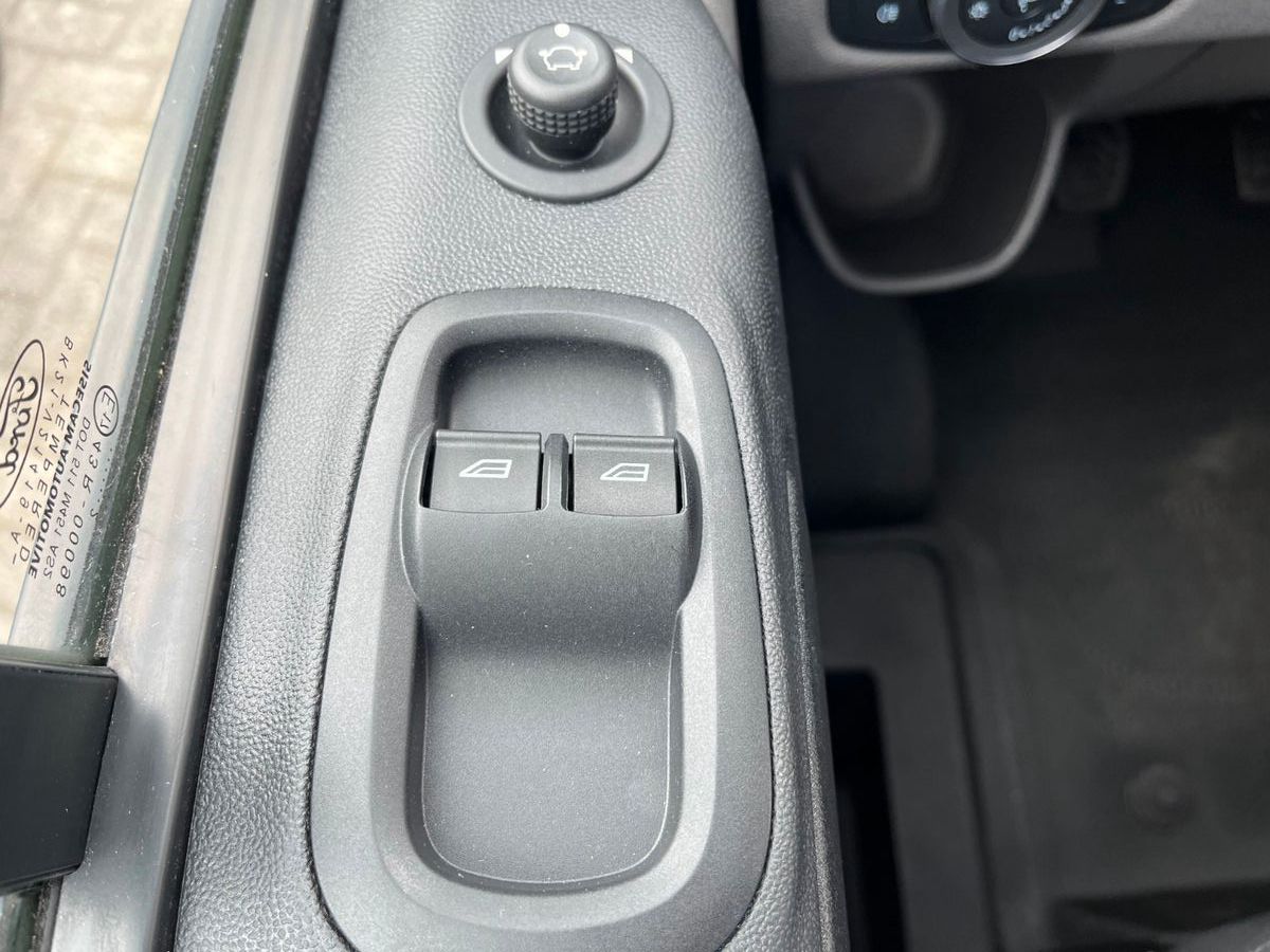 Fahrzeugabbildung Ford Transit Custom L2 TREND 9-Sitzer Klima CAM STDHZ