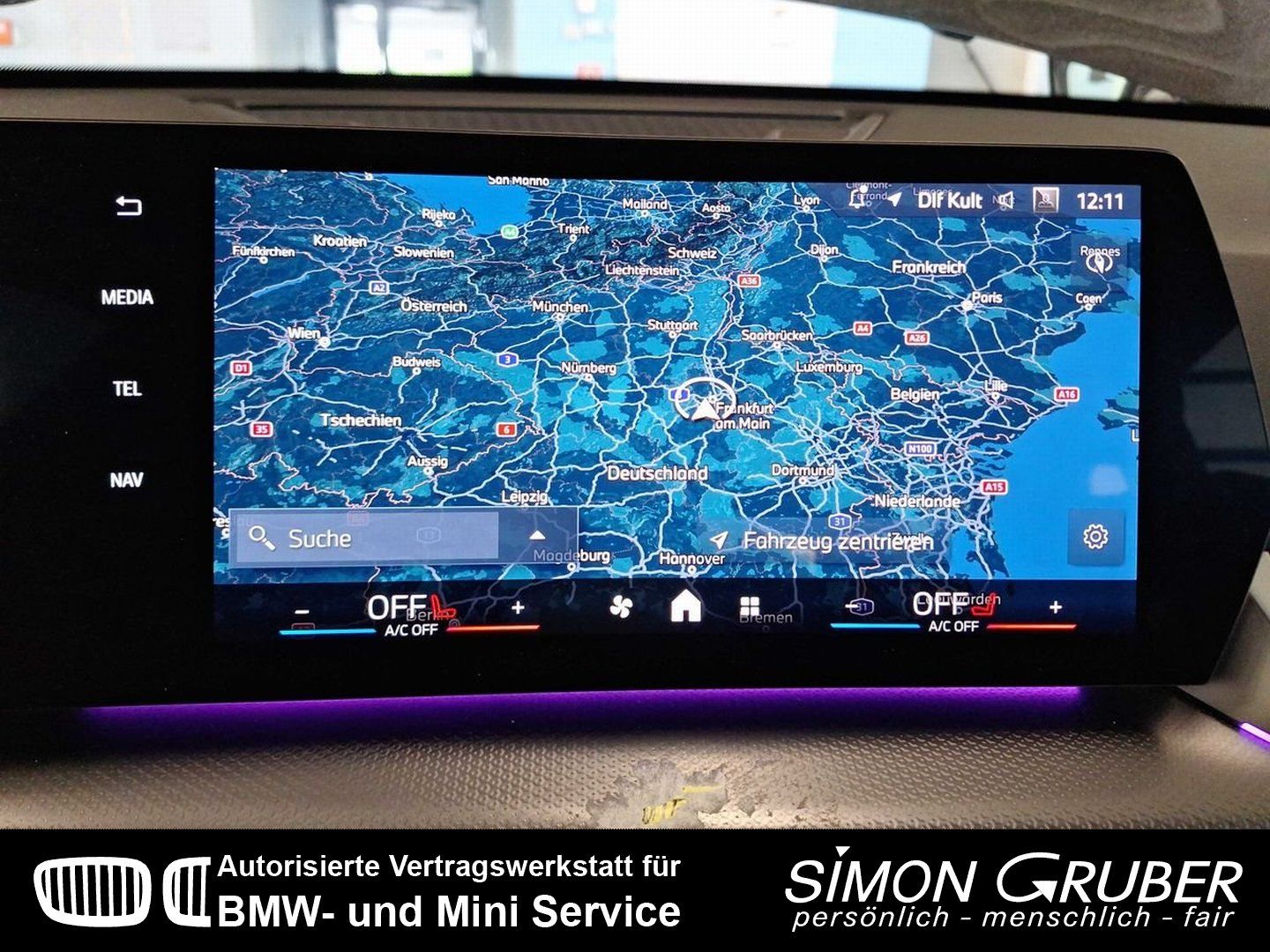 Fahrzeugabbildung BMW X1 sDrive 18i M Sport Paket Panorama LED Kamera