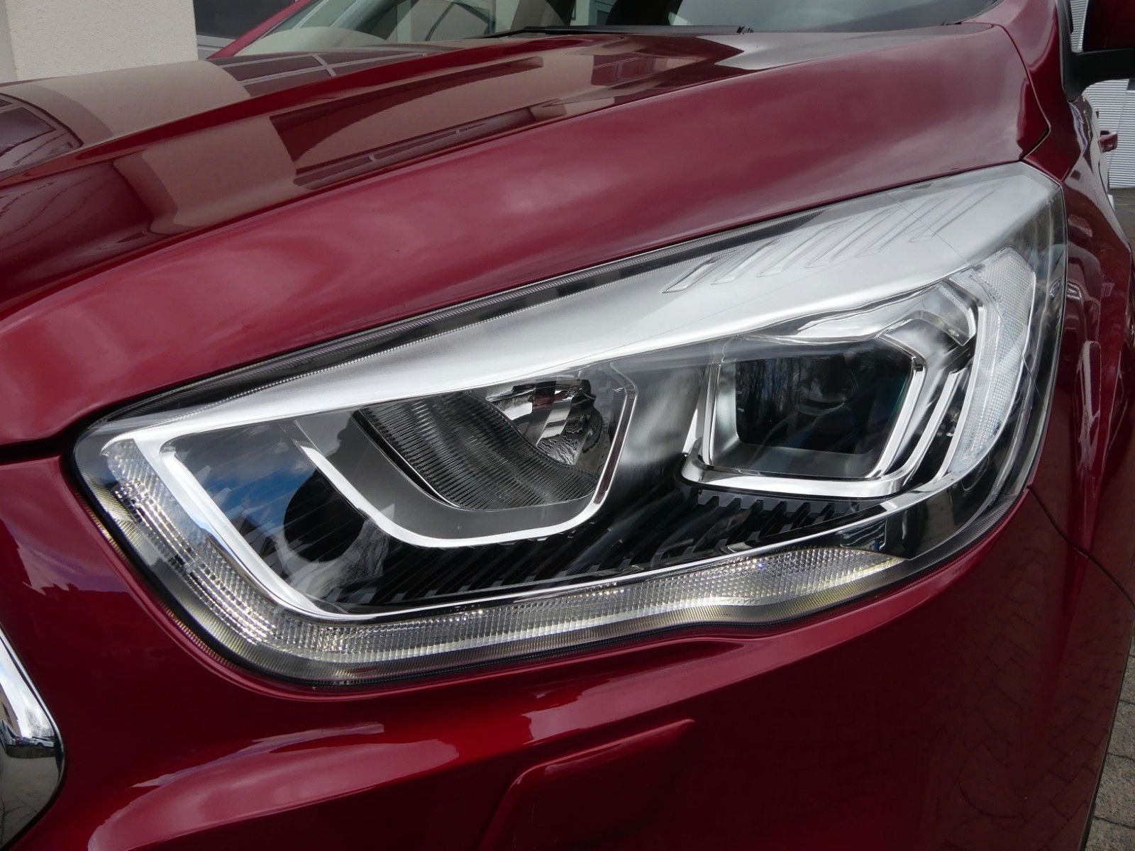 Fahrzeugabbildung Ford Kuga Titanium*Kamera*8-fach bereift