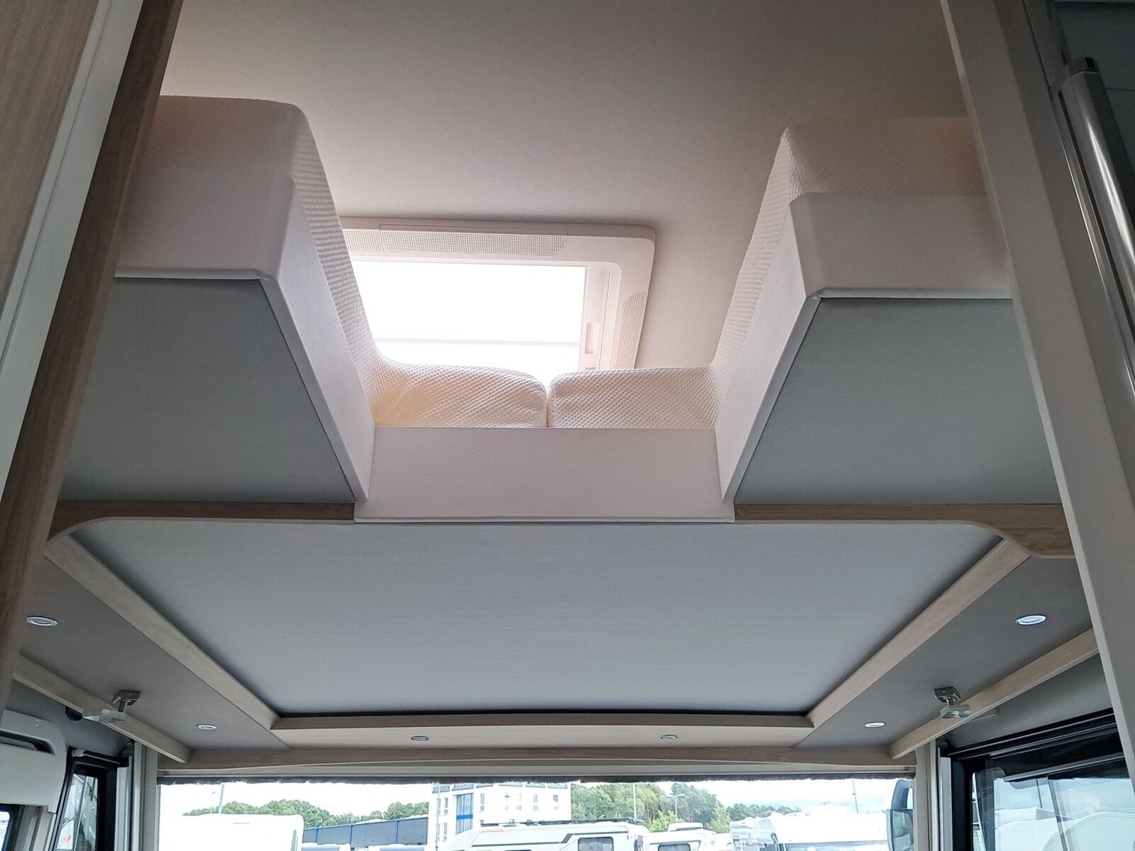 Fahrzeugabbildung Frankia F-Line I 680 Plus 4,5 t Luftfeder HA, Markise