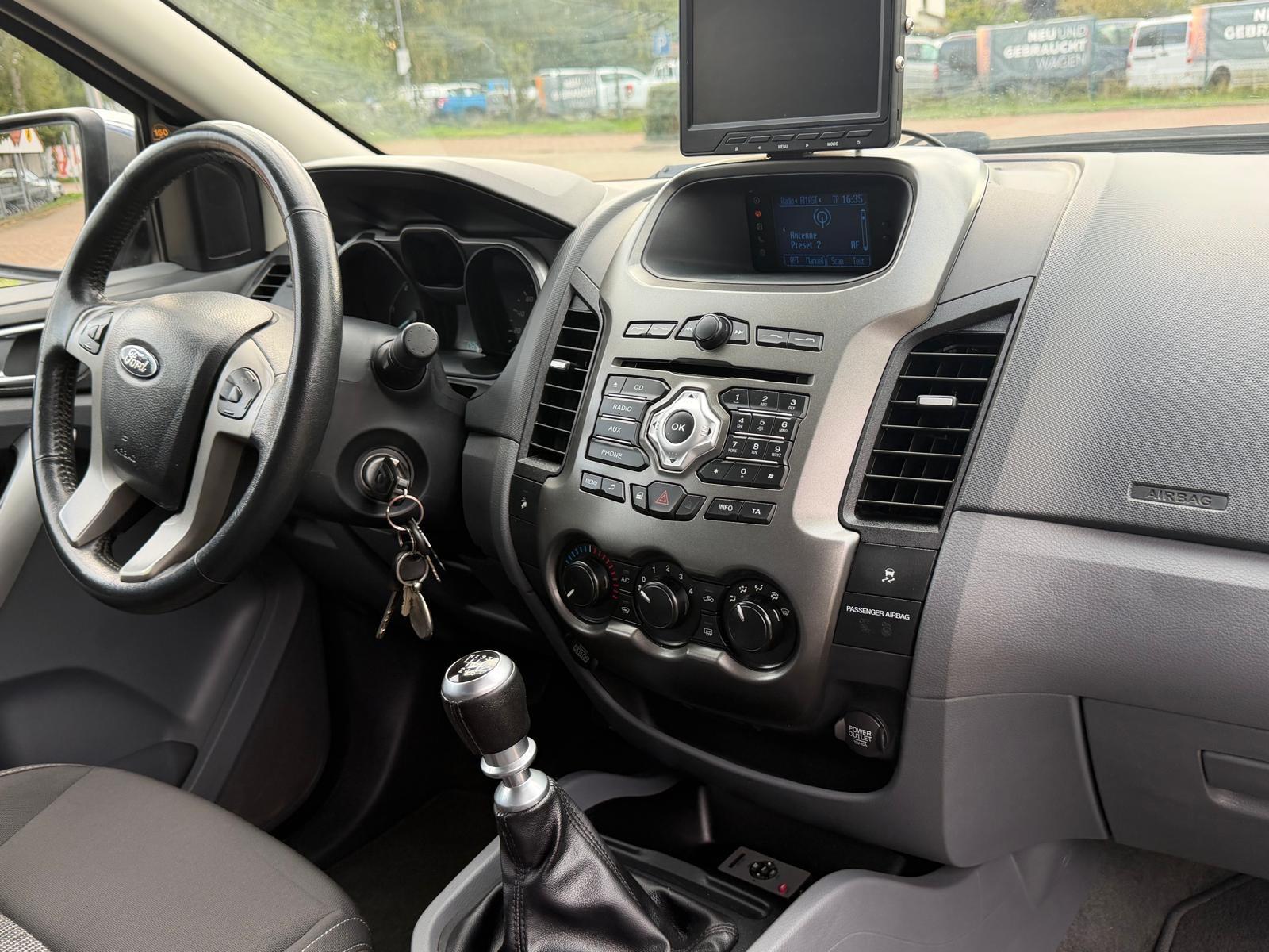 FORD RANGER XLT 2.2 TDCI 150ch 4X4 - CABINE APPROFONDIE - ATTELAGE 3,5T - CAMÉRA DE RECUL - RADARS DE STATIONNEMENT