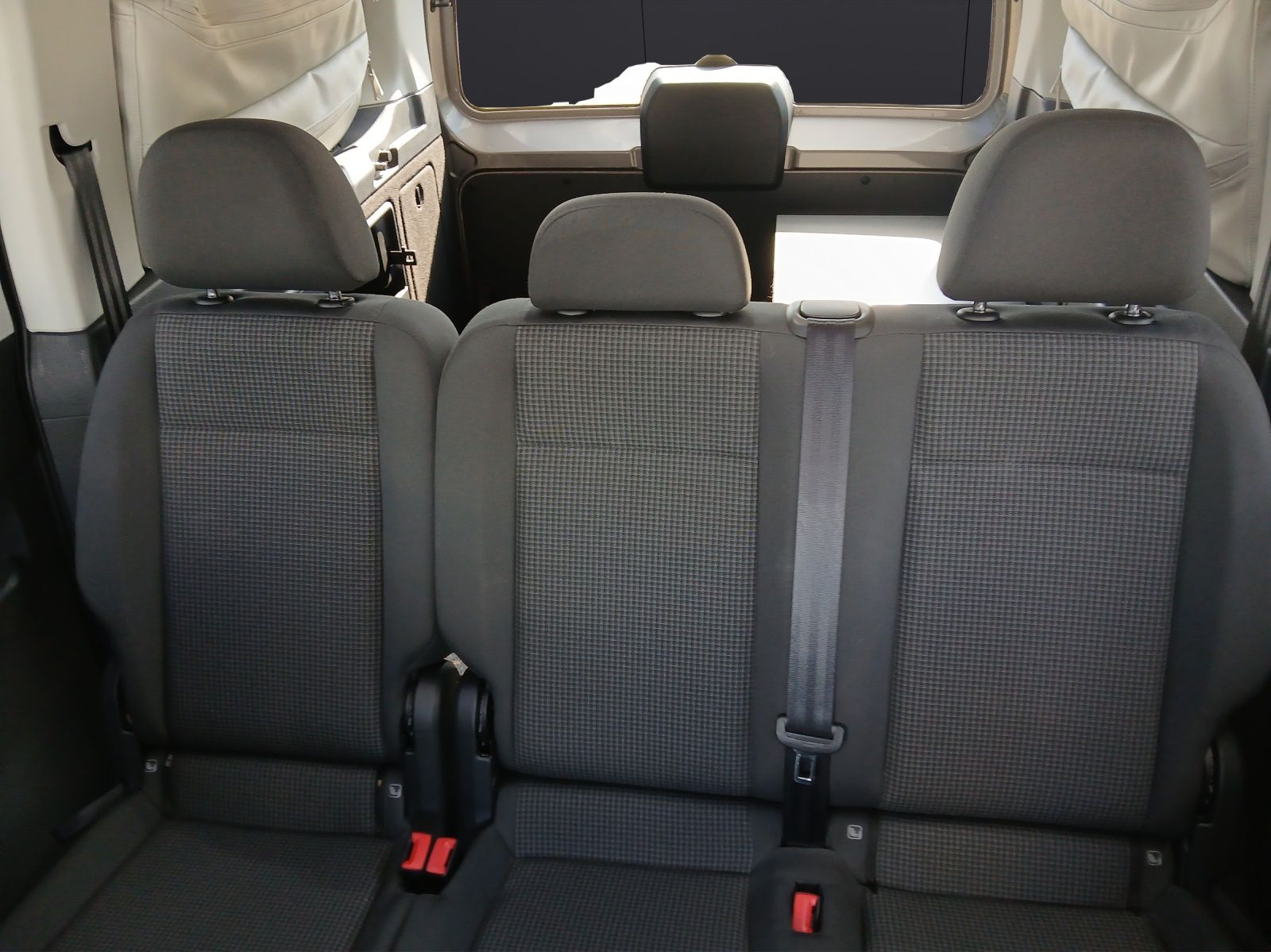 Fahrzeugabbildung Volkswagen Caddy California Maxi TSI DSG LED ACC STH KÜCHE