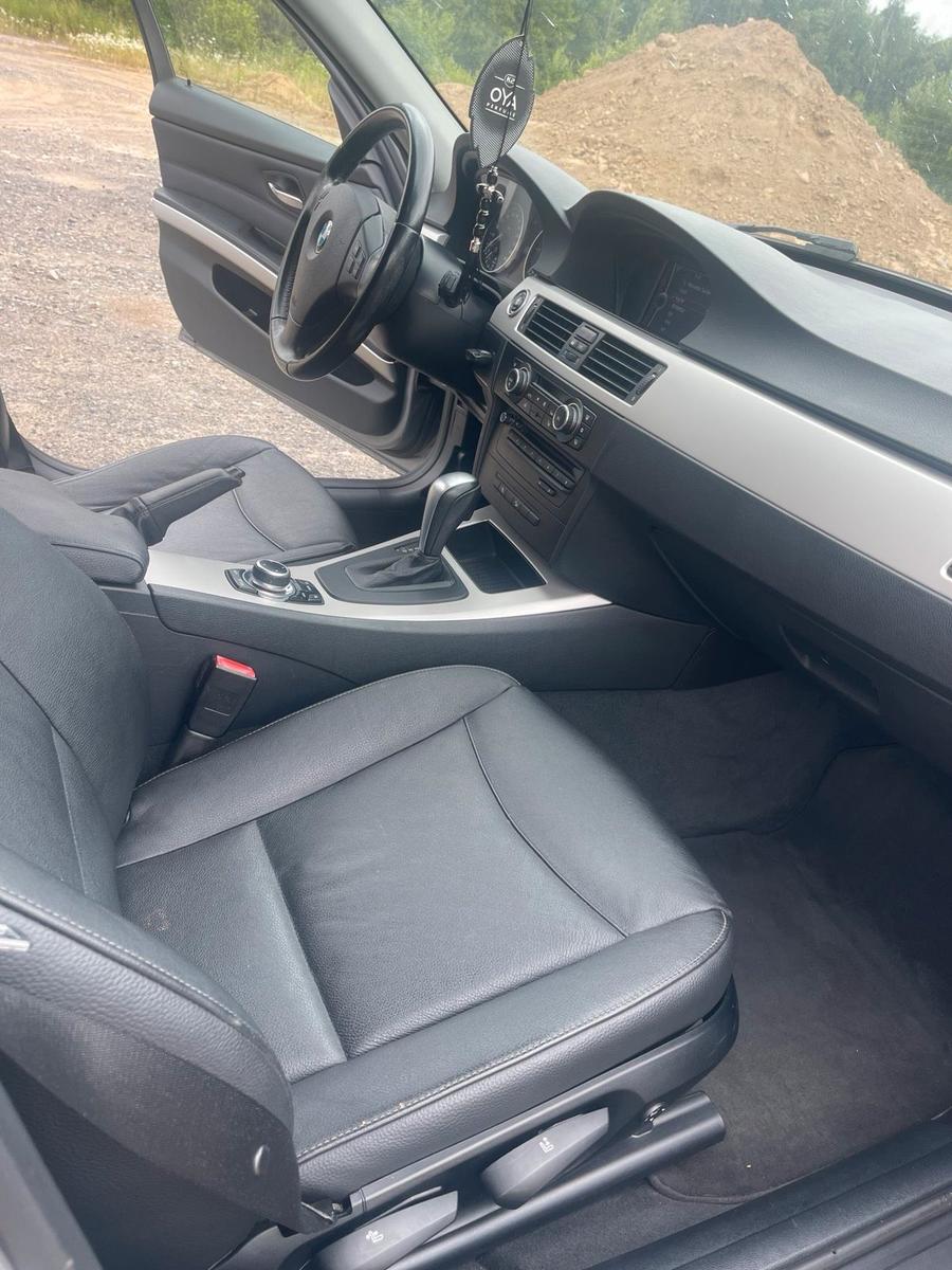 BMW 320 2010 — photo 8