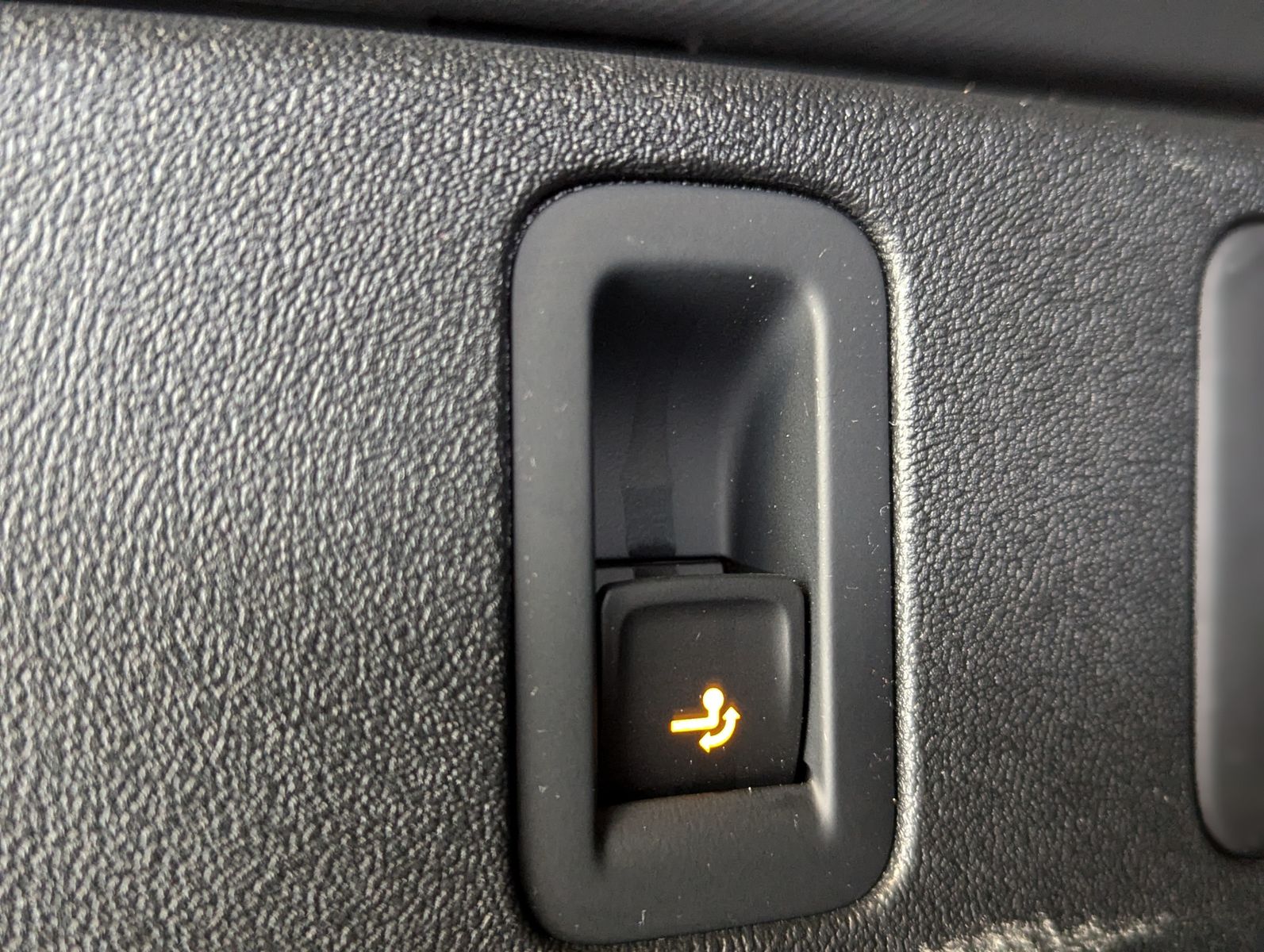 VW Tiguan 2.0TDI R-Line 4M Pano Black AHK Matrix 20 - Image 18