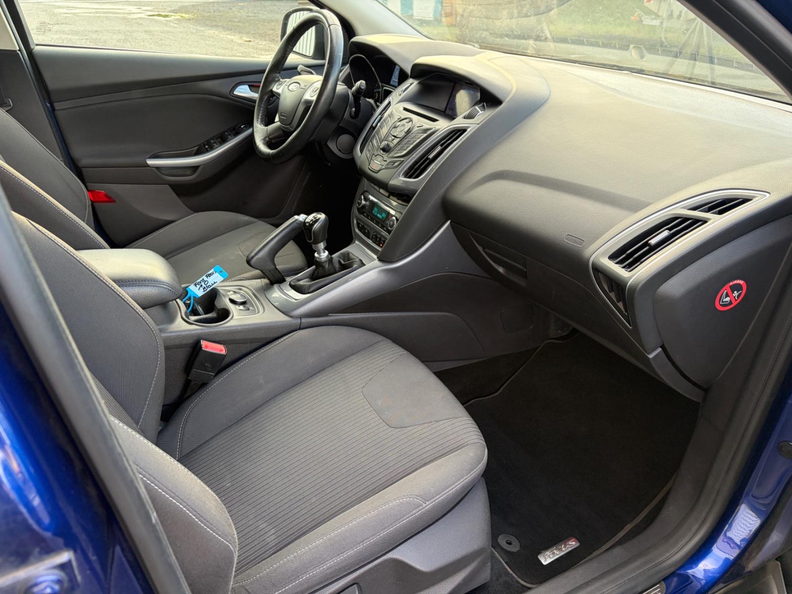 Ford Focus 2014 — photo 15