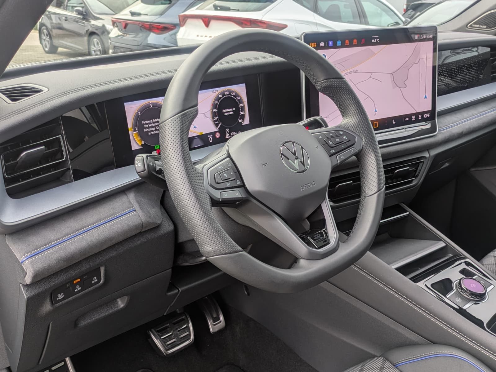 Fahrzeugabbildung Volkswagen Tayron 2.0 TDI 4M R-Line 7Si*MATRIX*AHK*PANO*HUD