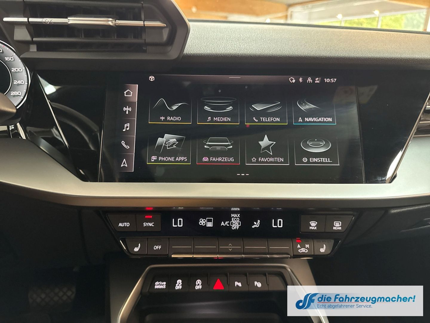 Fahrzeugabbildung Audi A3 Sportback 40 TFSI quattro S line El. Panodach