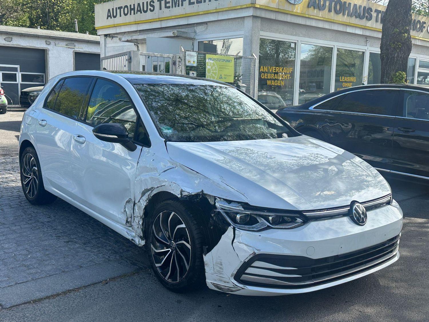 Volkswagen Golf VIII 1.5 TSi Active Pano-ACC-Lane-Side-Navi