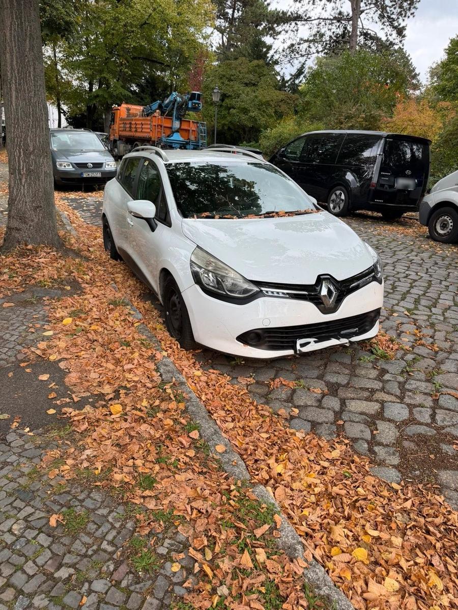 Renault Clio 2015 — rear view