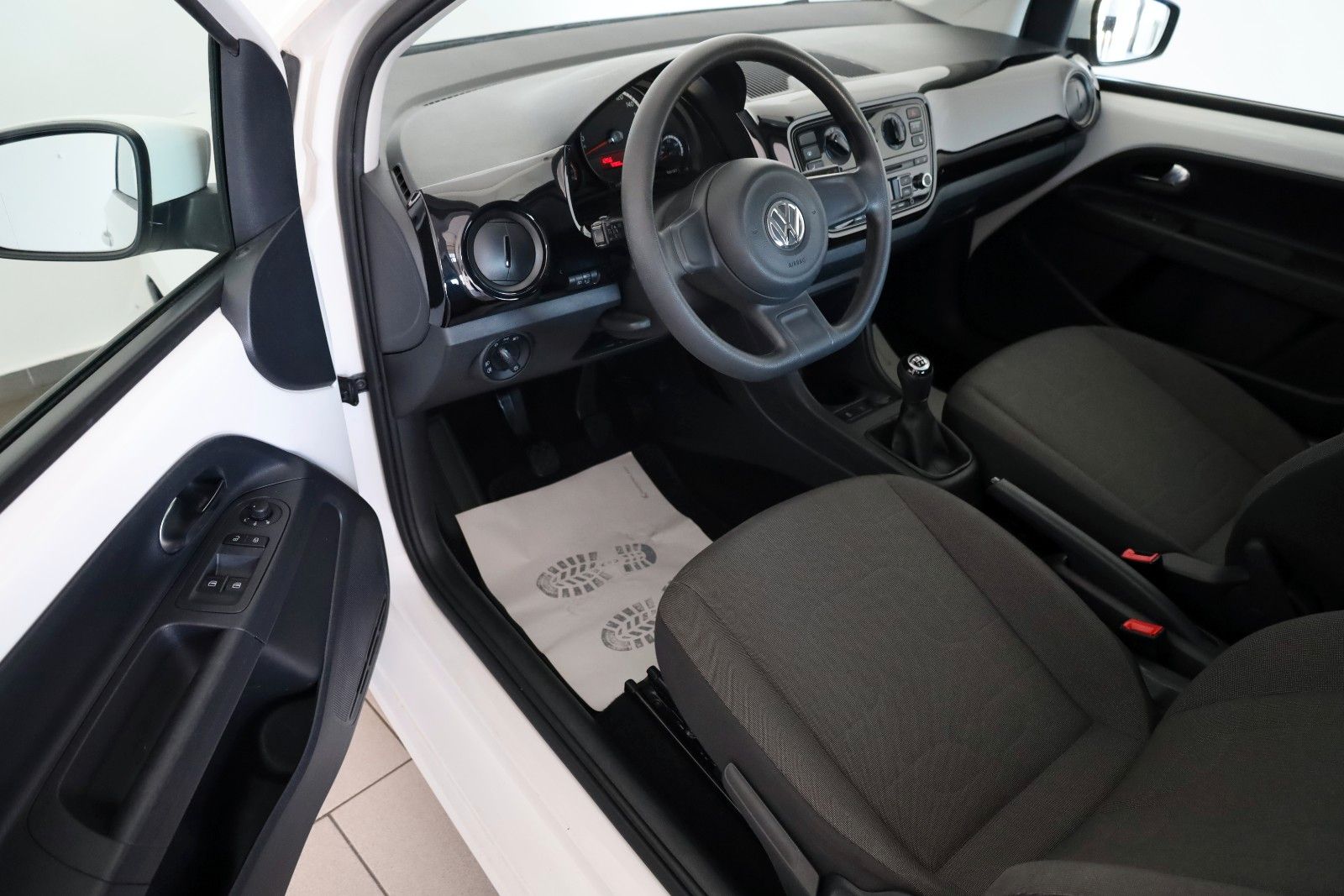 Fahrzeugabbildung Volkswagen up! move up! SH,PDC,Allwetterreifen